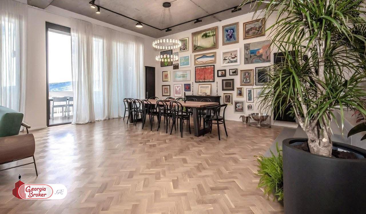 nearly repaired 9-room house for sale